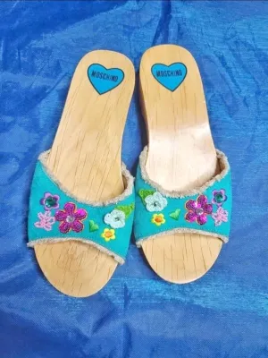 Mules en bois Moschino