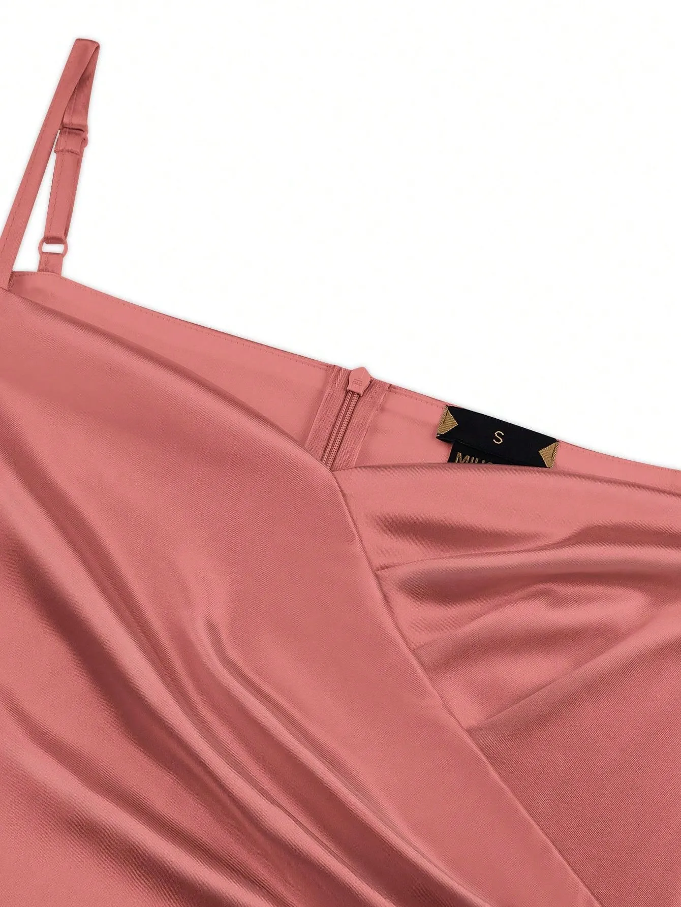 Vestido largo de satén con hombros descubiertos