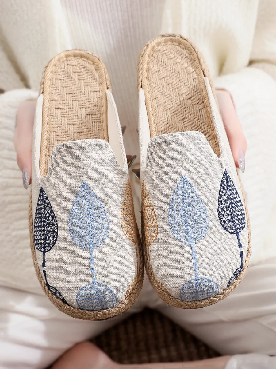 Vintage Embroidered Summer Mule - Beige