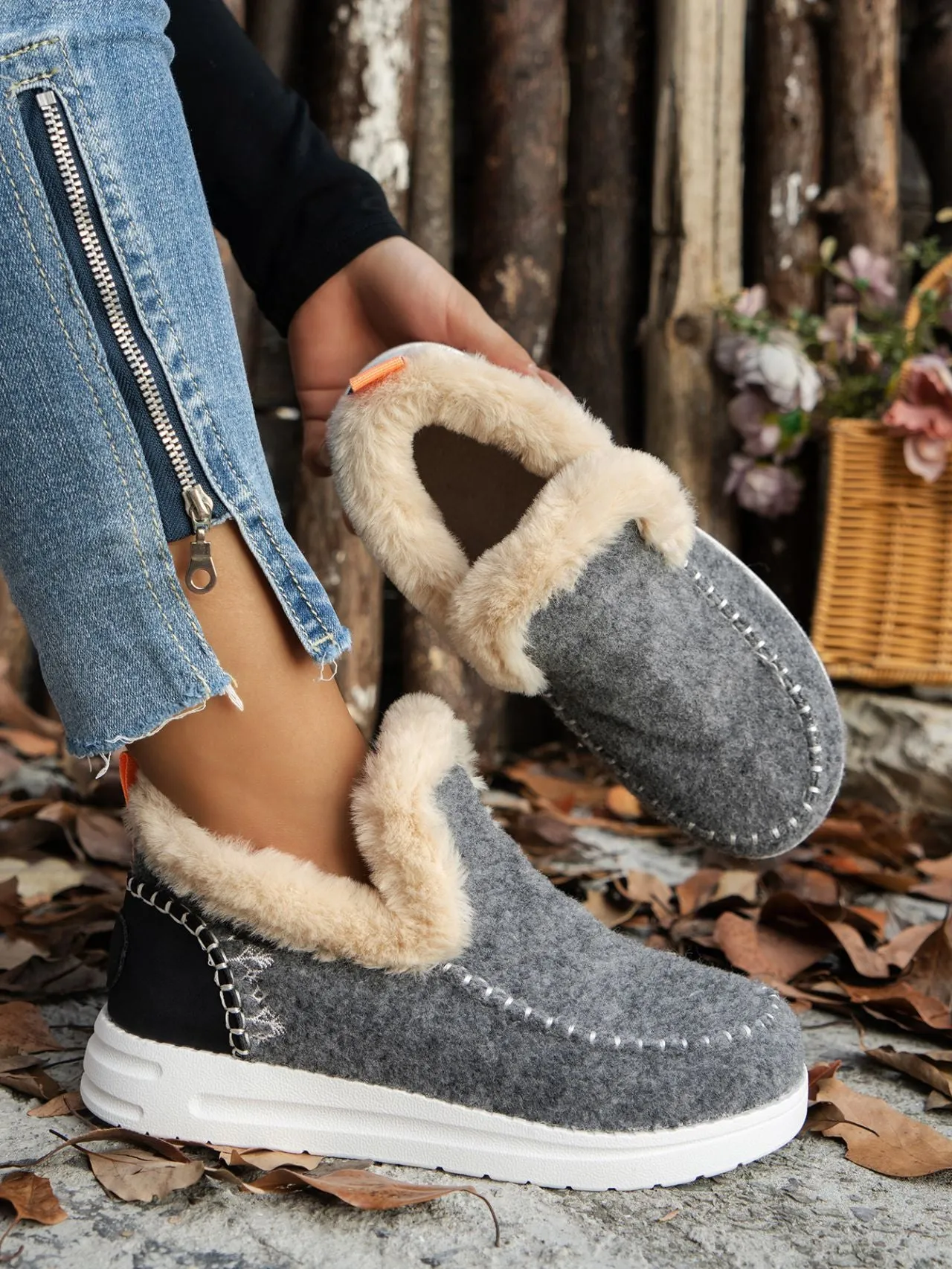 Women's Furry Suede Flat Sneakers with Round Toe | Cozy Comfort and Style